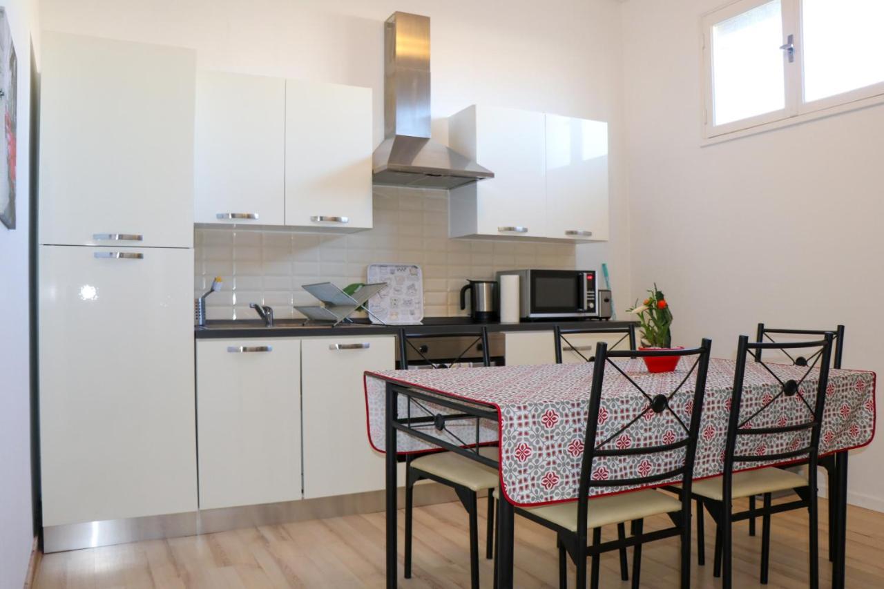 Aux Deux Colombes Avec Balcon Et Garage Appartamento Pamiers