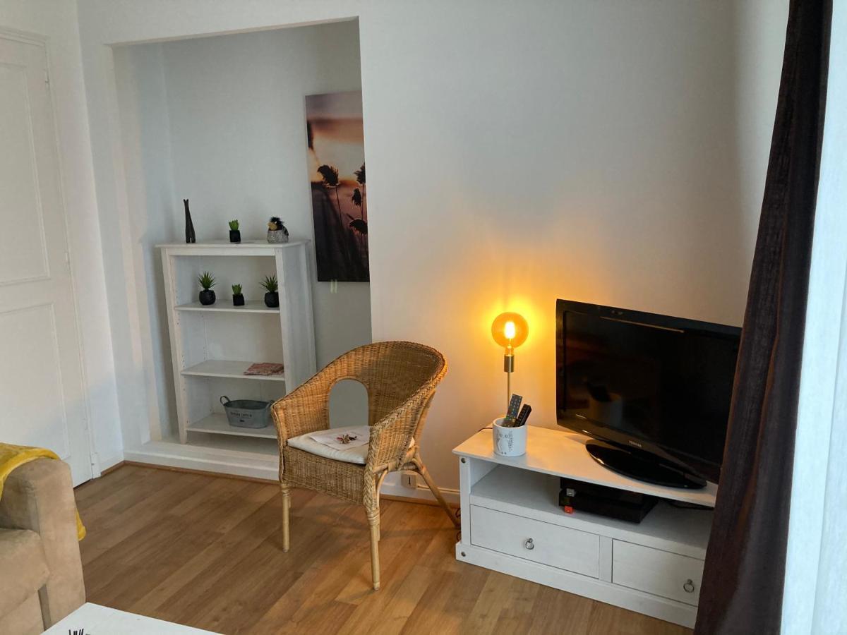 Aux Deux Colombes Avec Balcon Et Garage Appartamento *